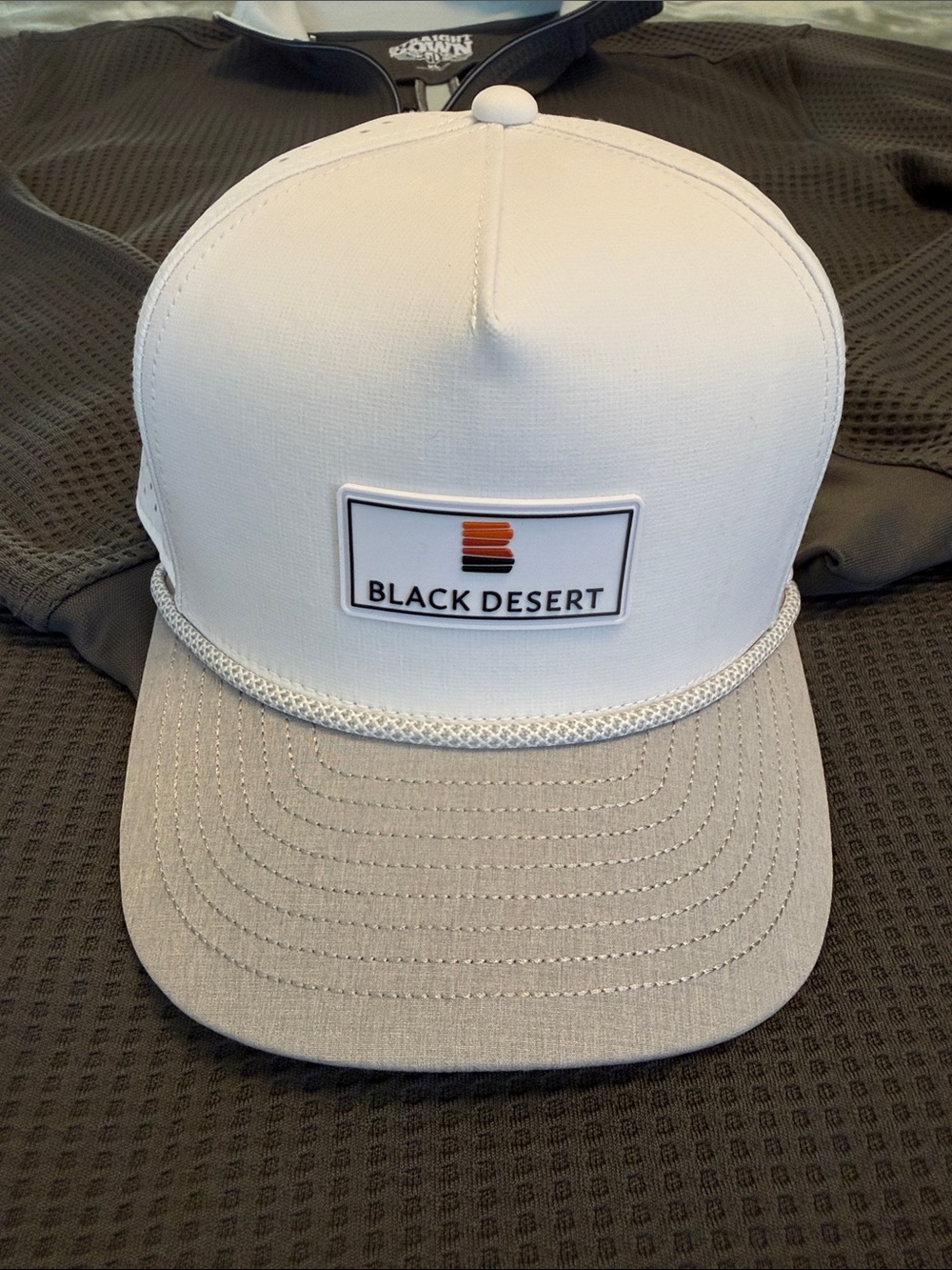 GOLF BUNDLE - BLACK DESERT 
Straight Down 1/4 Zip Pullover & Melin Odysea Hat - Picture 4 of 5